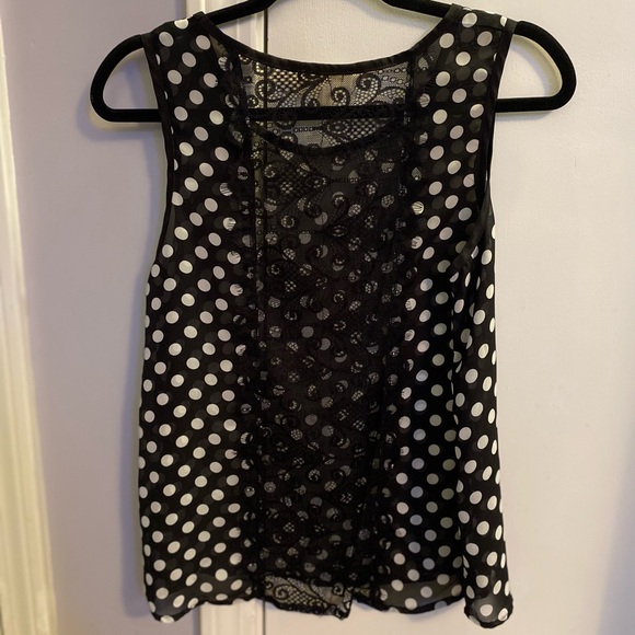 Montreau Los Angeles Sleeveless Black and White Dot Top-lace back - Picture 3 of 8
